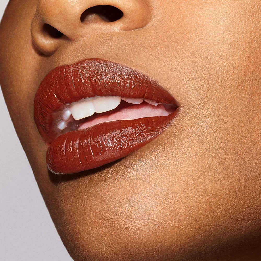 PURE COLOR EXPLICIT SLICK SHINE LIPSTICK (LABIAL EN BARRA)